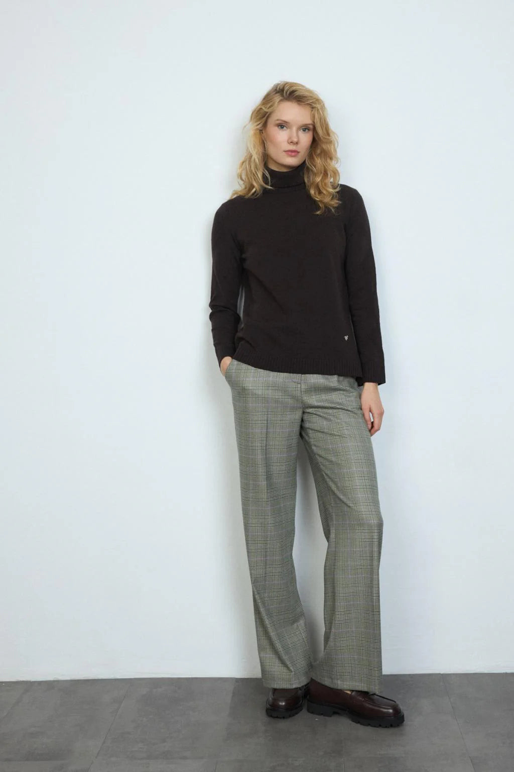 Patterned Comfort: Plaid Trousers and Turtleneck with Loafers — Chunky Loafers Outfits 2027