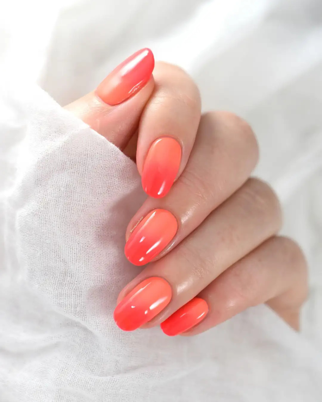 Ombre Gradient Visual Idea — Coral Nails 2027