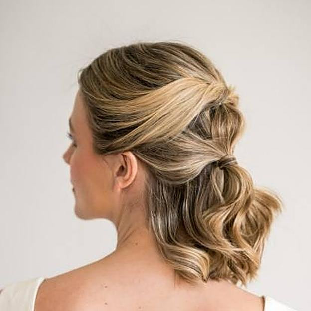 Collarbone Visual Idea Collarbone Visual Idea — Half Up Half Down Wedding Hair 2027