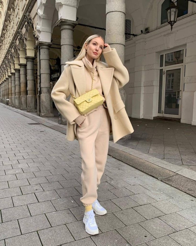 Cozy Cream Wool-Blend Coat and Fleece Sweatpants Cozy Cream Wool-Blend Coat and Fleece Sweatpants — Neutral Outfits 2027