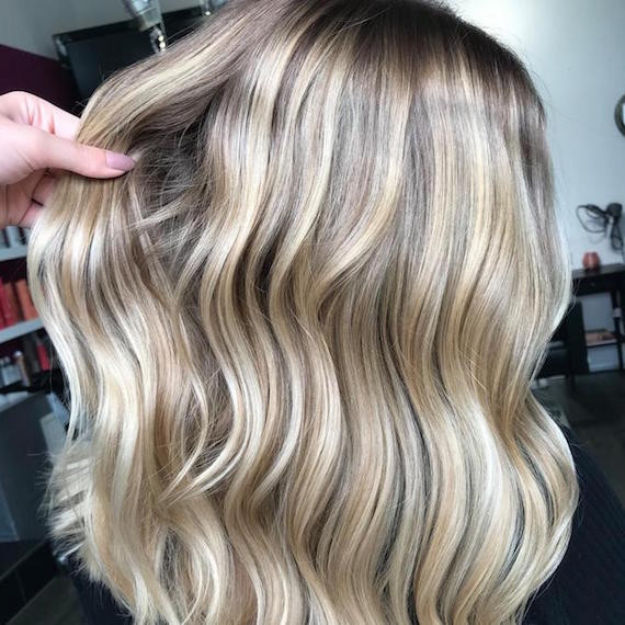 Wavy Medium Density Visual Idea — Beige Blonde Hair 2027