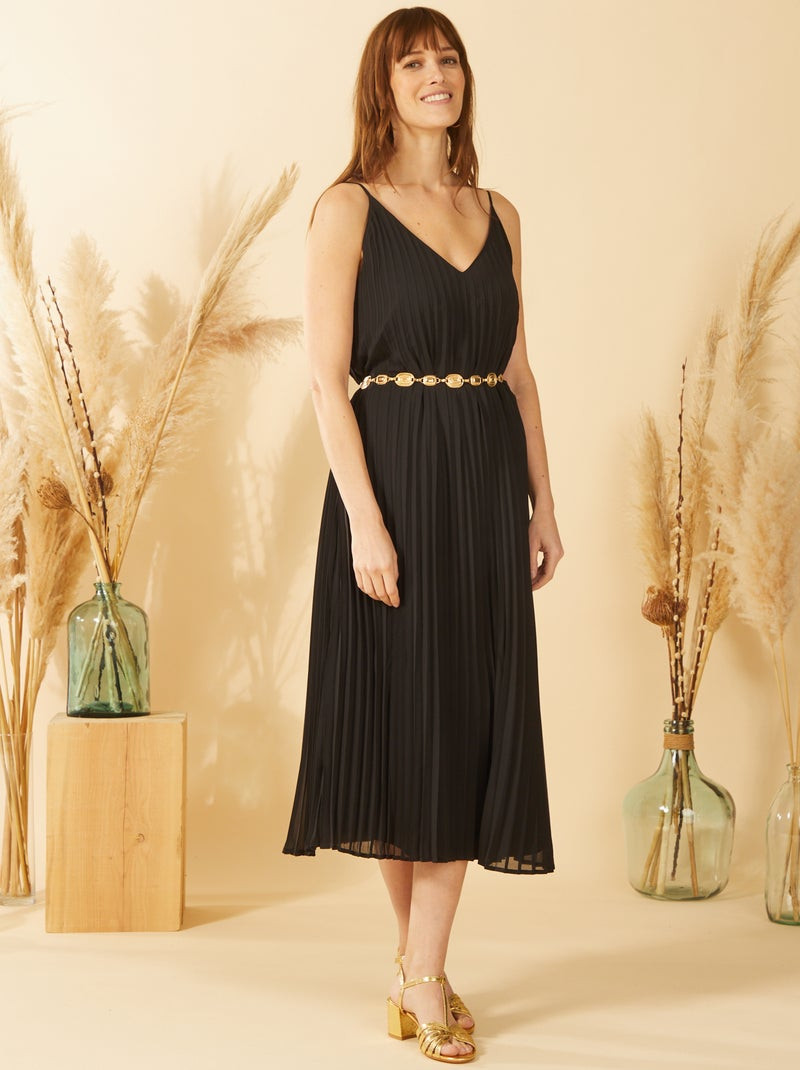 Black Pleated Midi Dress with Gold Chain Belt Black Pleated Midi Dress with Gold Chain Belt — Pleated Dress 2027