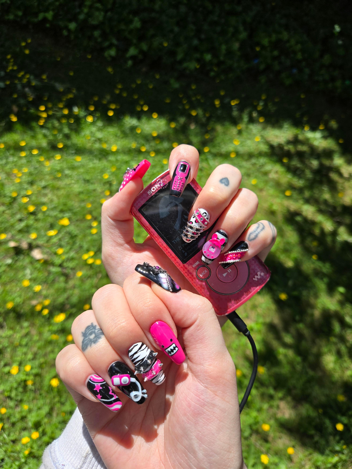 Playful Casual Visual Idea Playful Casual Visual Idea — Y2K Nails 2027