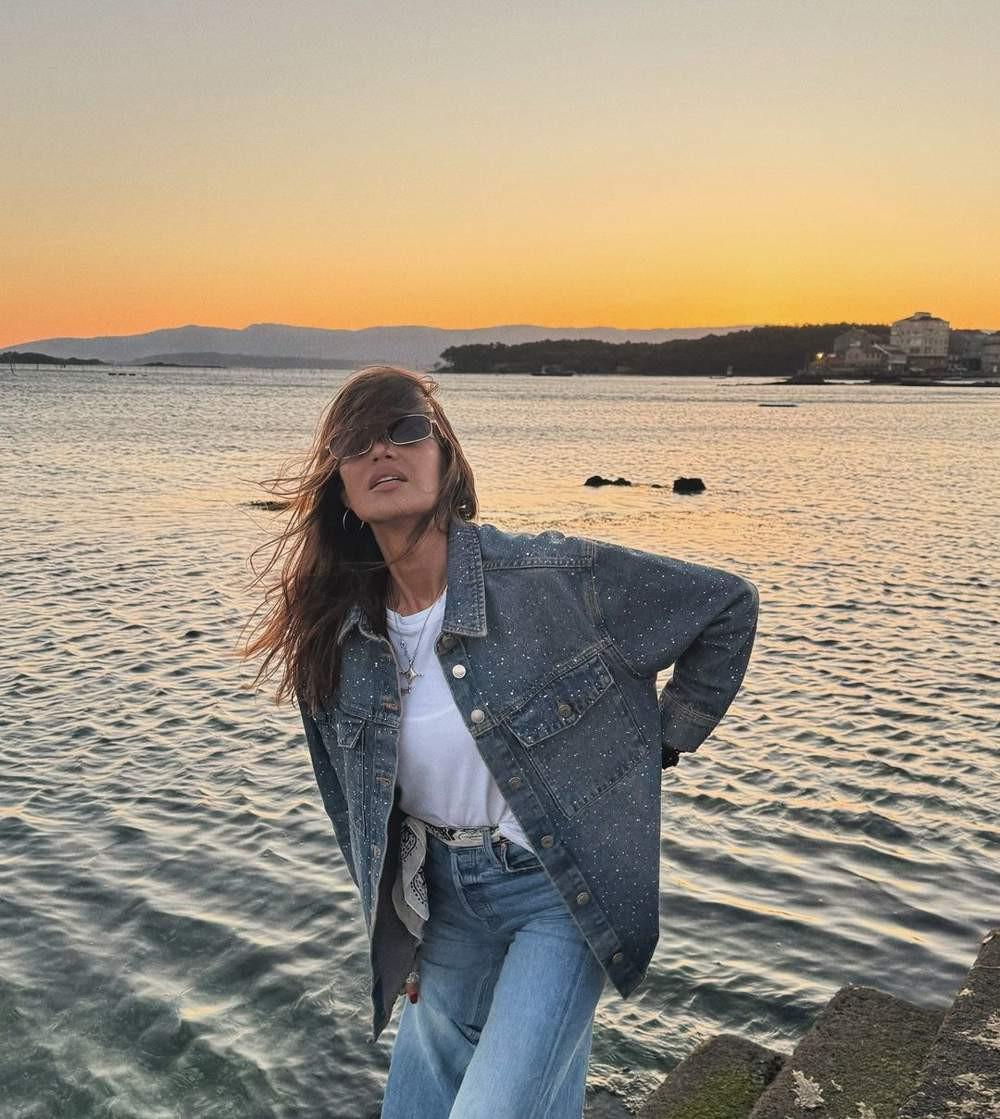 Casual Cool: Embellished Denim Jacket Casual Cool: Embellished Denim Jacket — Mothers Day Outfits 2027