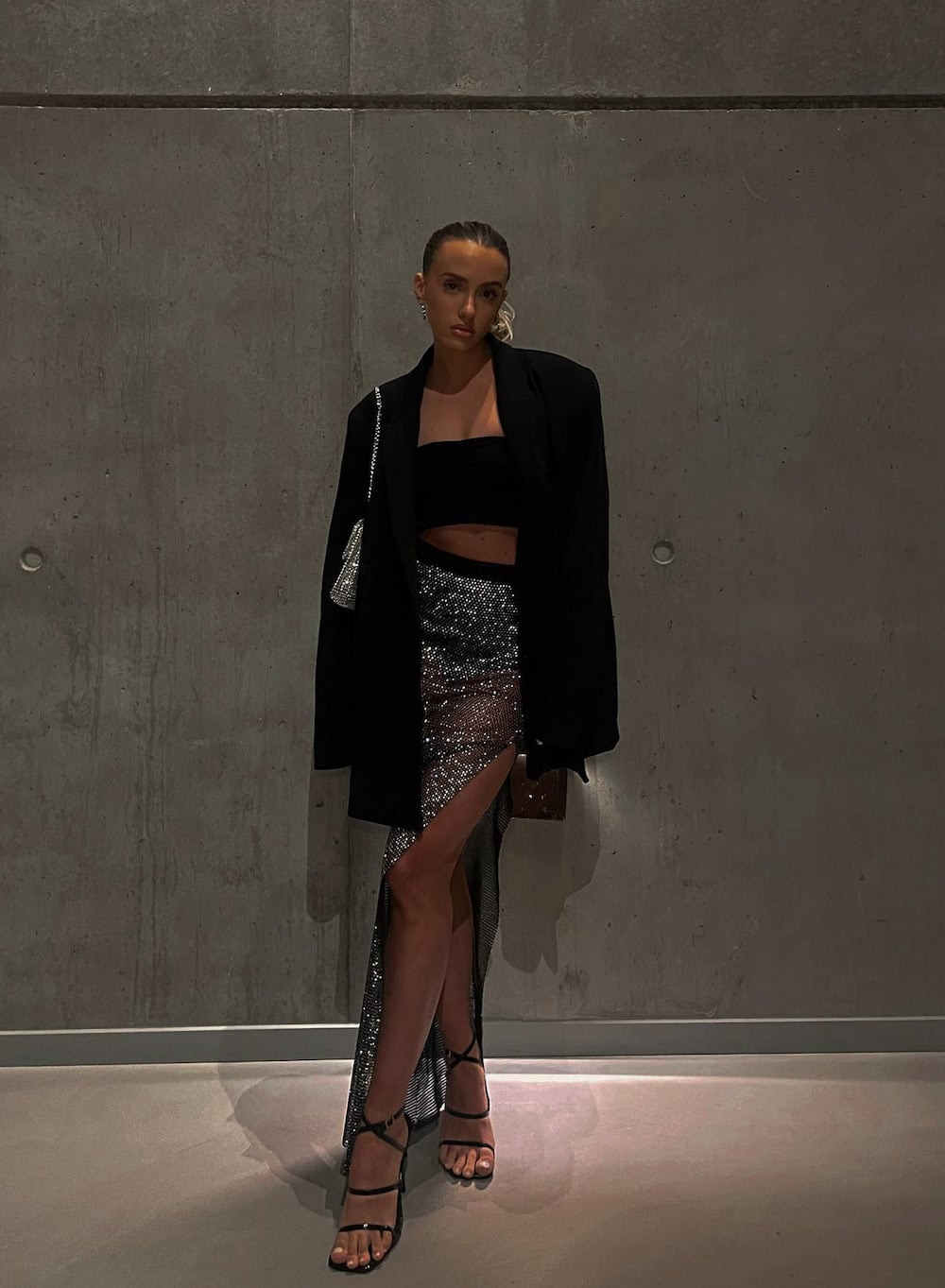 Sparkling Maxi Skirt Meets Oversized Blazer for Vegas Nights — Las Vegas Outfits 2027
