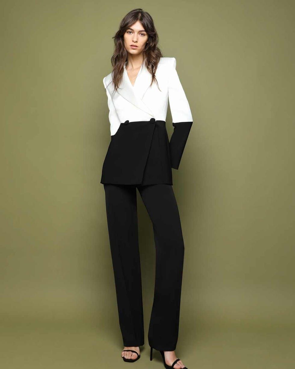 Sharp Tailoring: Black and White Oversized Blazer with Wide-Leg Trousers Sharp Tailoring: Black and White Oversized Blazer with Wide-Leg Trousers — Party Outfits 2027