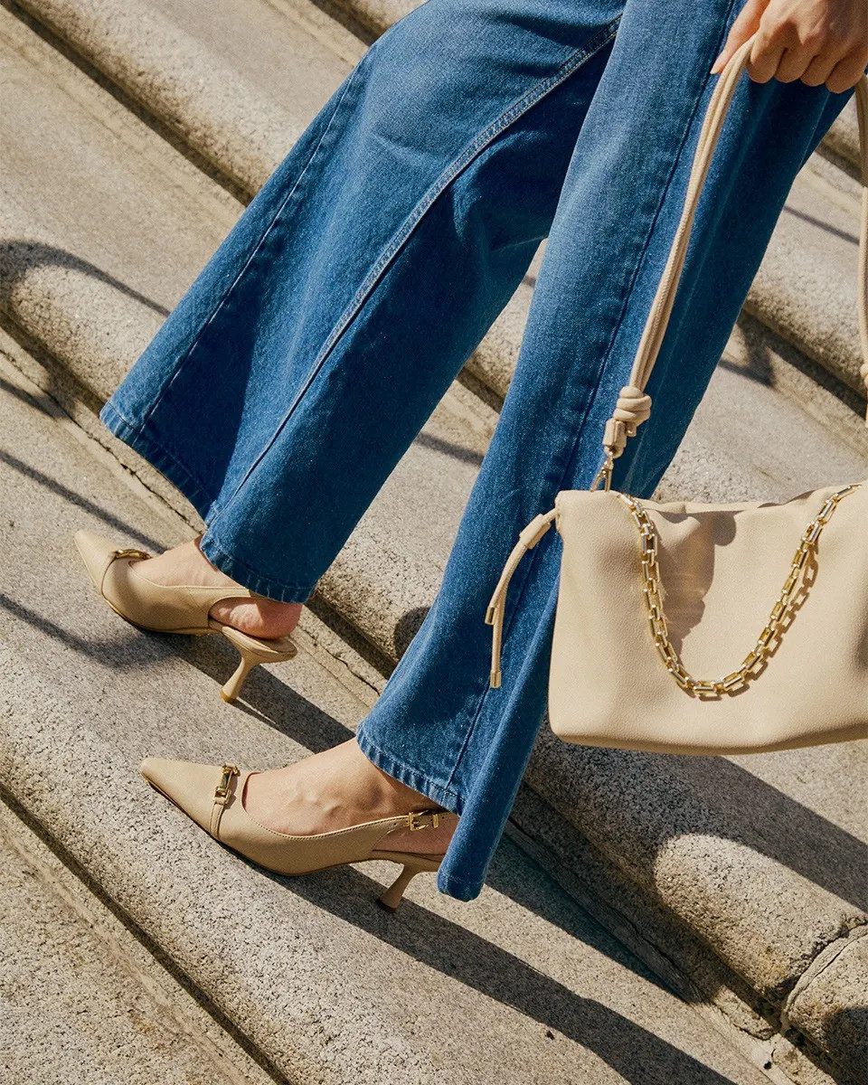 Nude Slingback Kitten Heels with Wide-Leg Jeans Nude Slingback Kitten Heels with Wide-Leg Jeans — Slingback Heels Outfits 2027