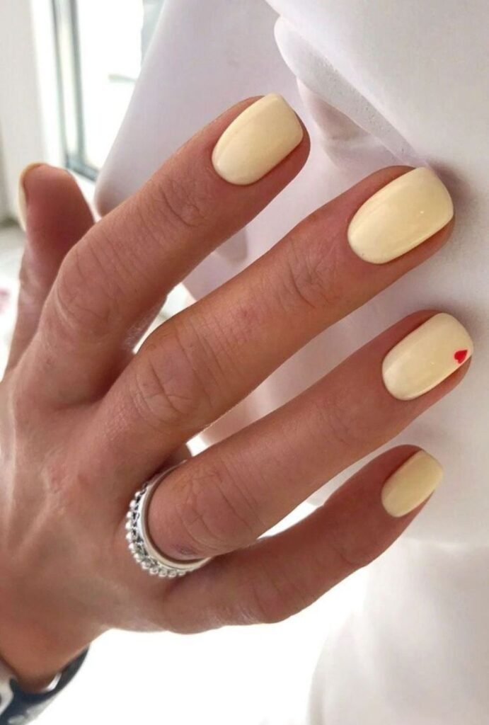 Short Square Pale Yellow Tiny Heart Short Square Pale Yellow Tiny Heart — Yellow Summer Nails 2027