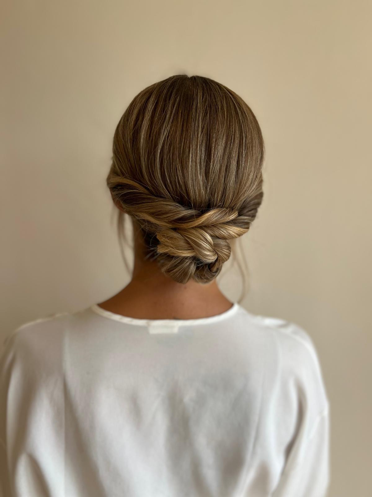 Na Visual Idea Na Visual Idea — Bridal Updos 2027