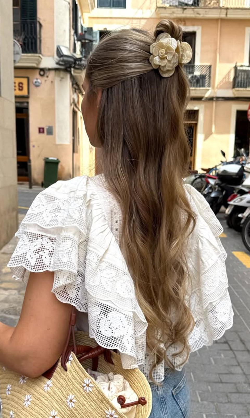 Half-Up Half-Down With Floral Clip Half-Up Half-Down With Floral Clip — Cruise Hairstyles 2027