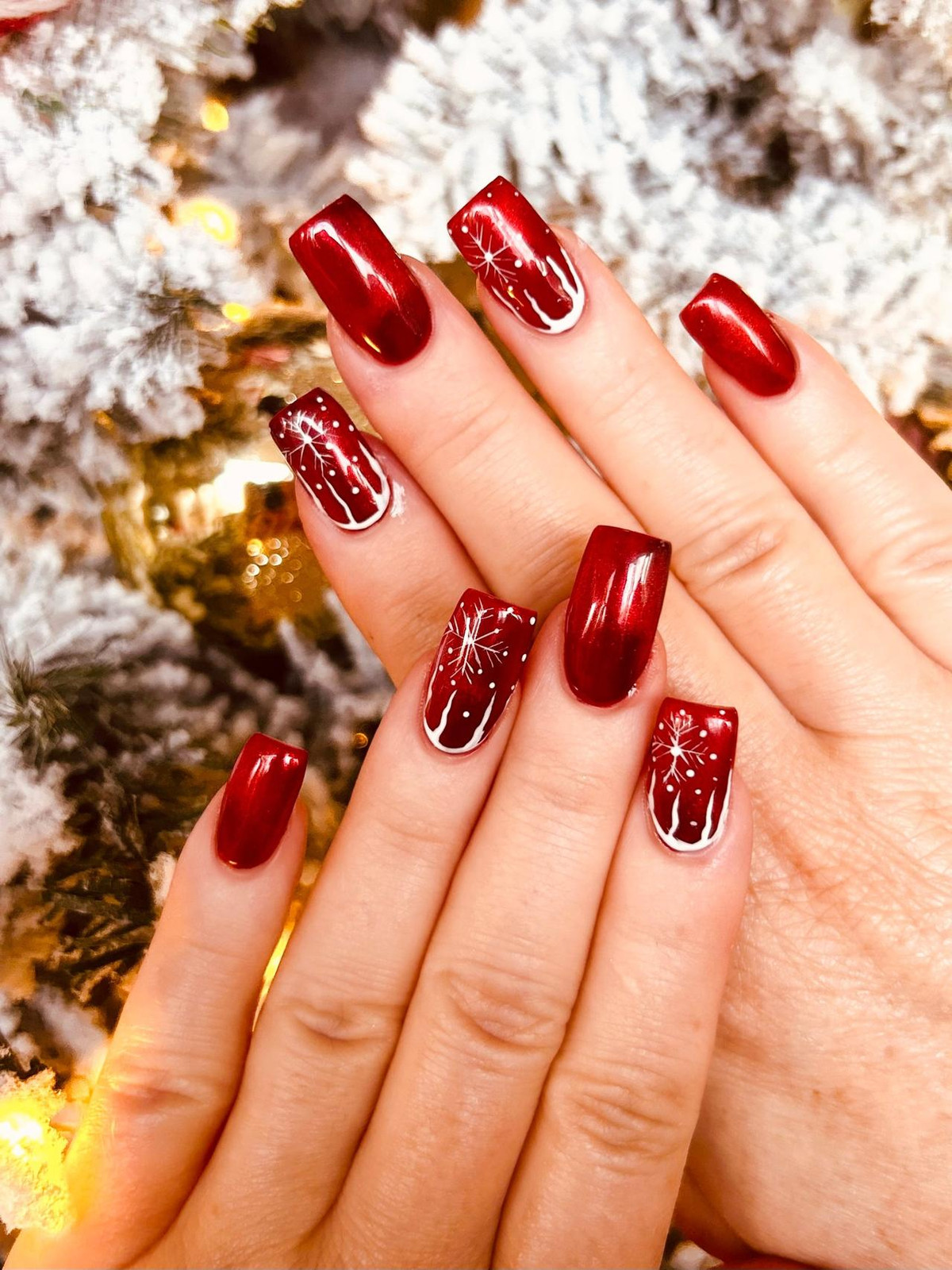 Medium Metallic Red Snowflake French Medium Metallic Red Snowflake French — Christmas Square Nails 2026