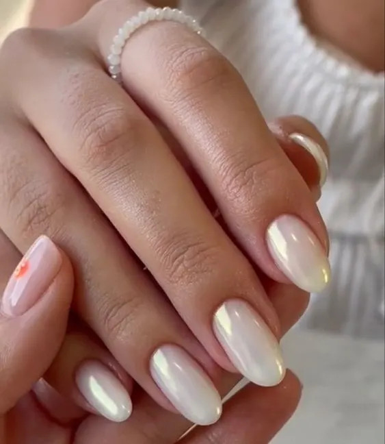 Iridescent Chrome Milky White Nails — Minimalist Nails 2027