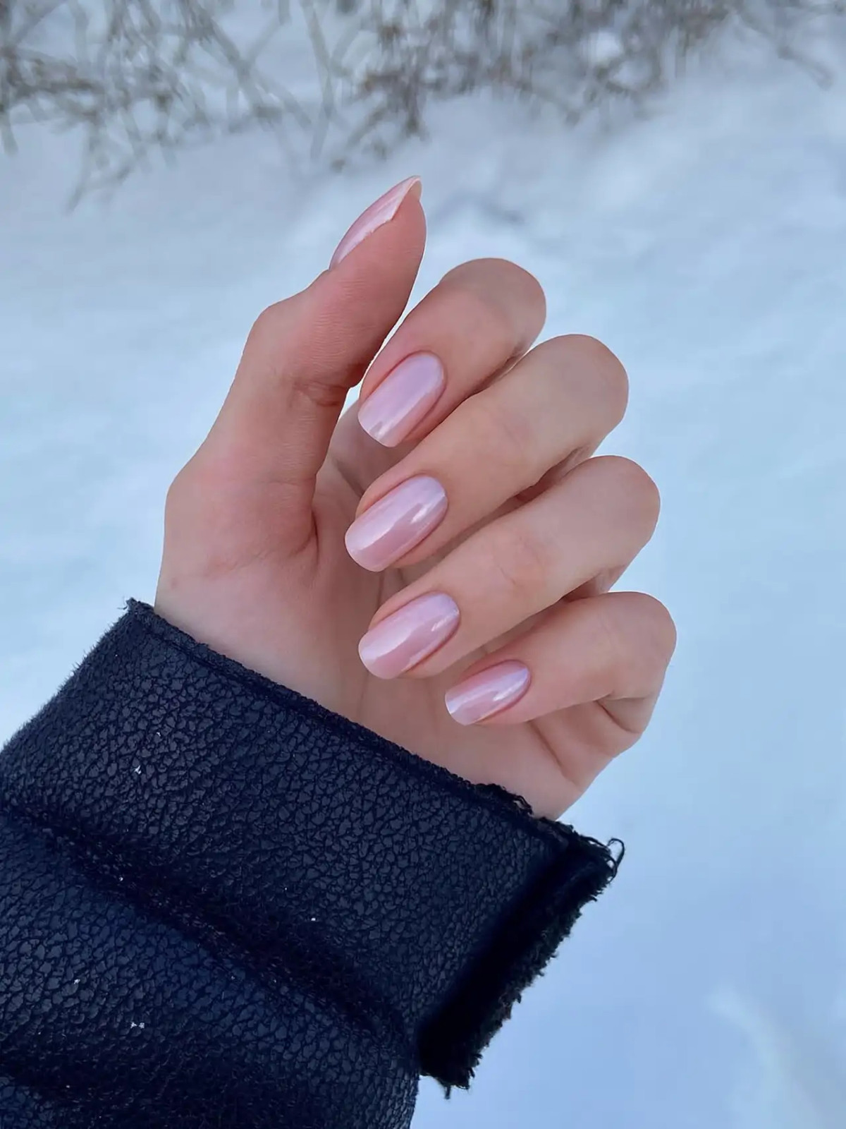 Pearlescent Shimmer Oval Nails Pearlescent Shimmer Oval Nails — Bridesmaid Nails Pink 2027