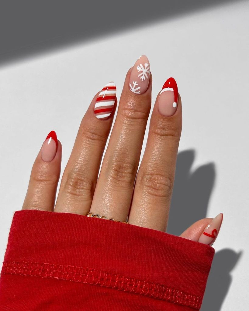 Nude Base Christmas Motif Almonds Nude Base Christmas Motif Almonds — Easy Christmas Nails 2026