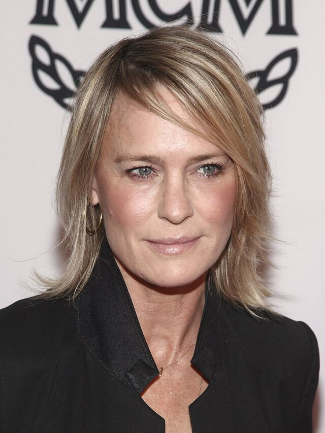 Blonde Visual Idea Blonde Visual Idea — Side Swept Bangs 2027