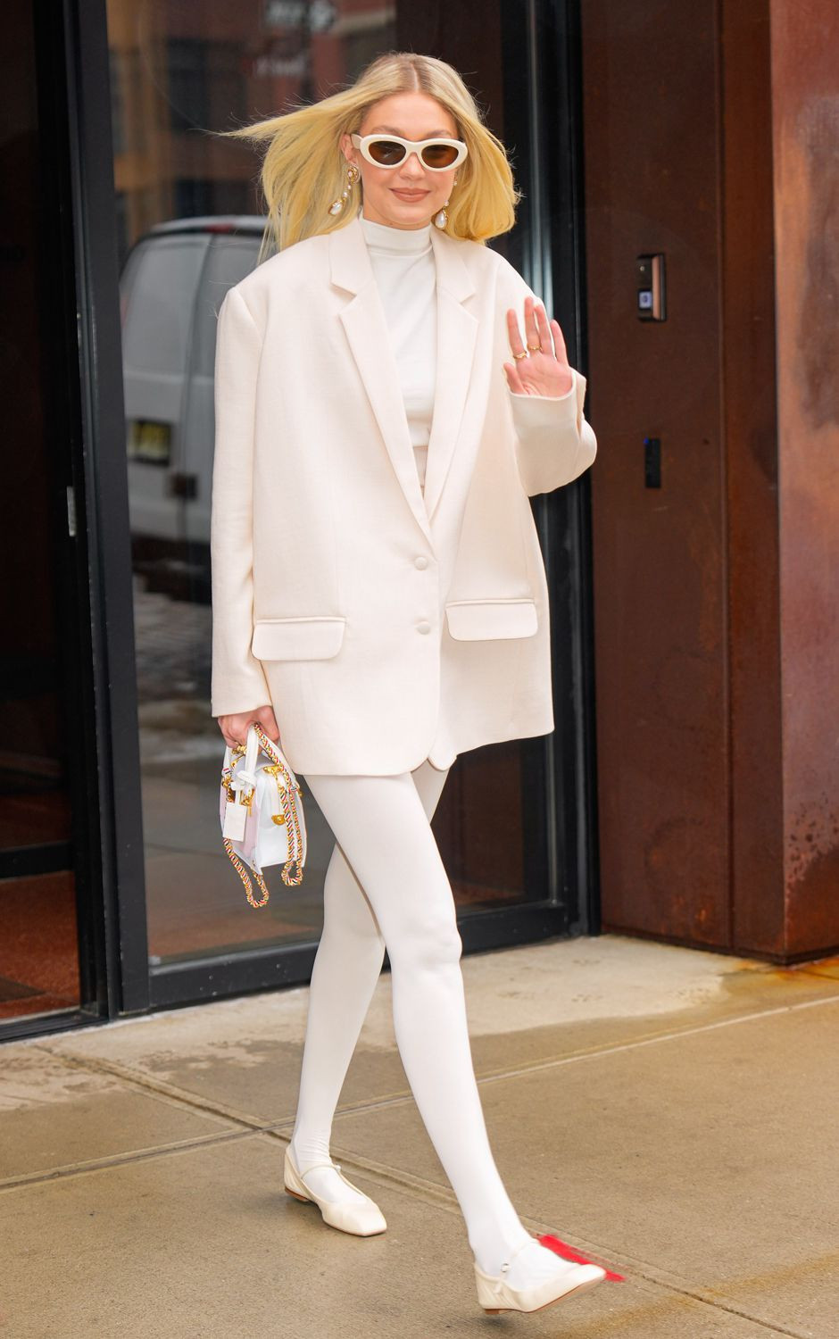 Oversized Blazer with Turtleneck and Ballet Flats Oversized Blazer with Turtleneck and Ballet Flats — Balletcore Outfits 2027