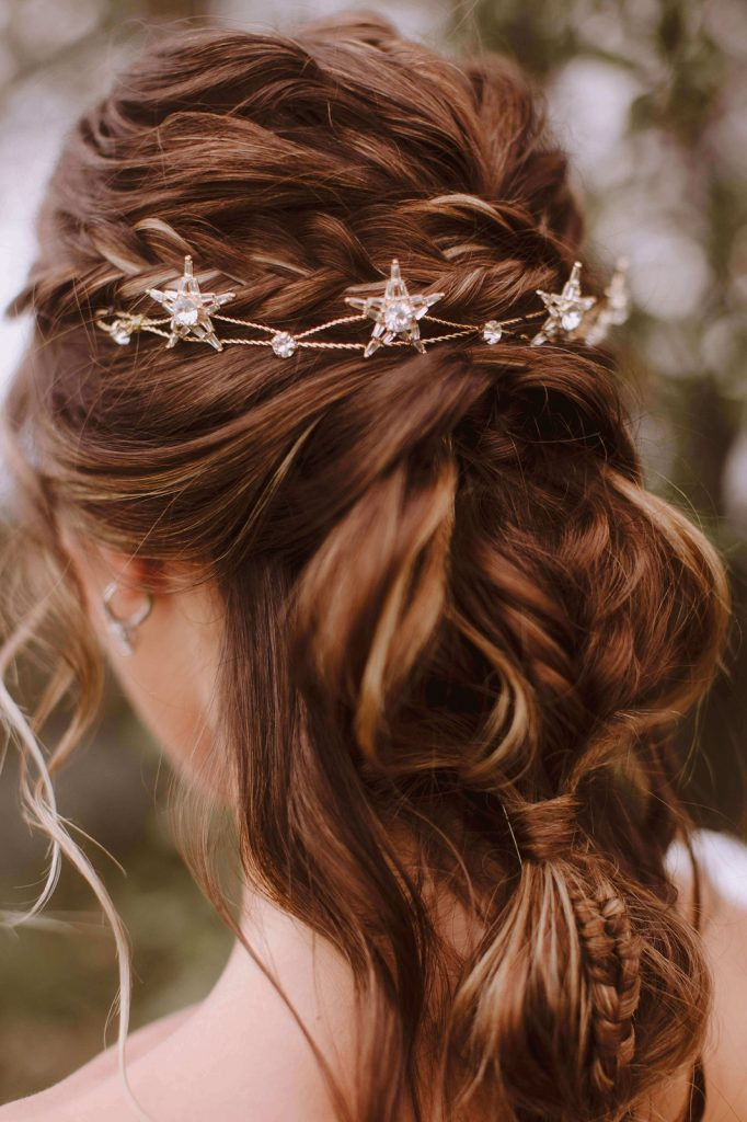 Wavy Visual Idea Wavy Visual Idea — Bridal Updos 2027