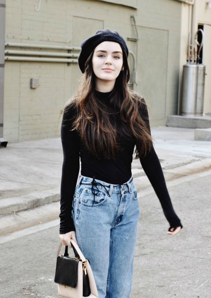 Effortless Casual: Black Beret with Jeans and Long Sleeve Effortless Casual: Black Beret with Jeans and Long Sleeve — Beret Outfits 2027