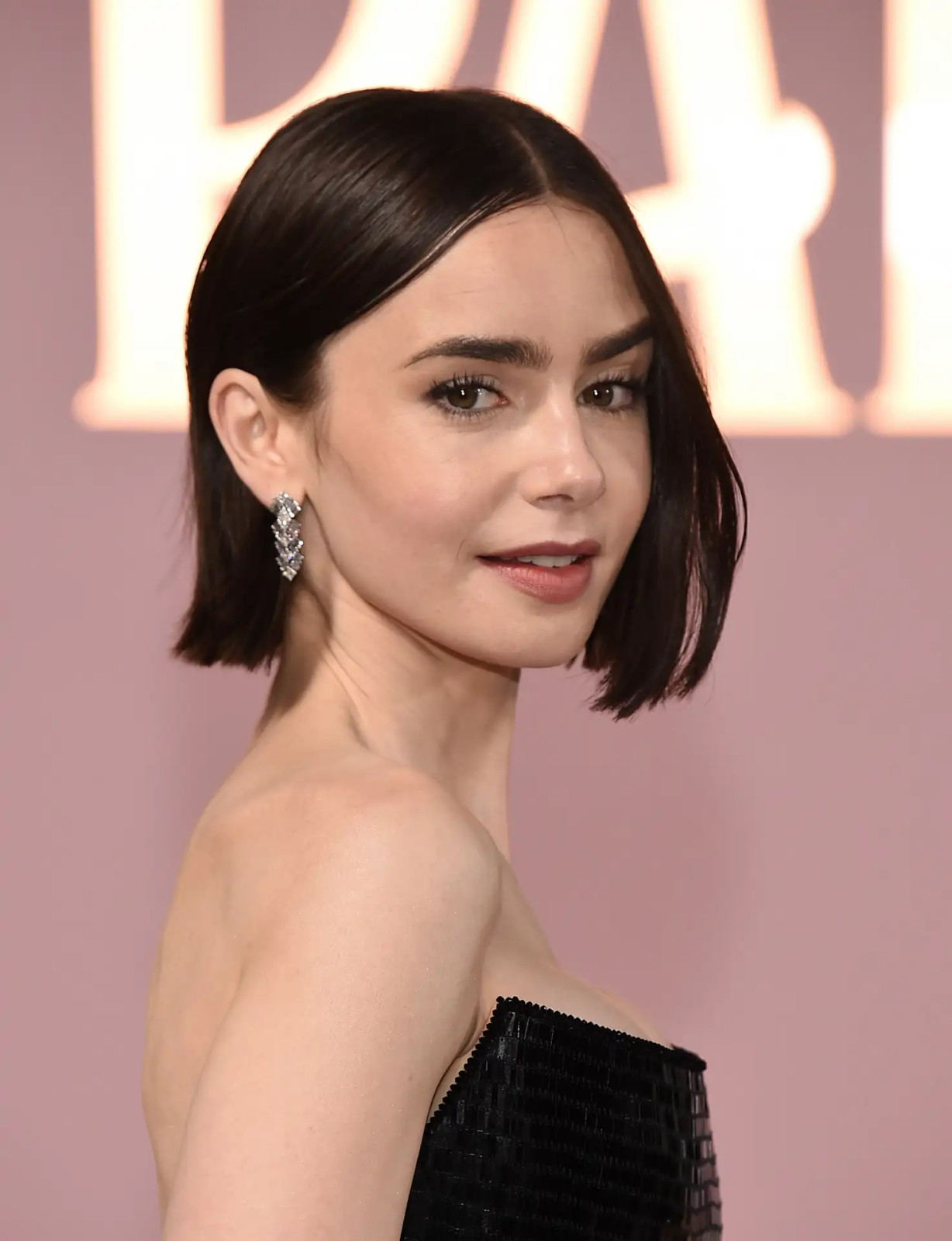 Visual Idea — A Sharp Peekaboo Bob 2027