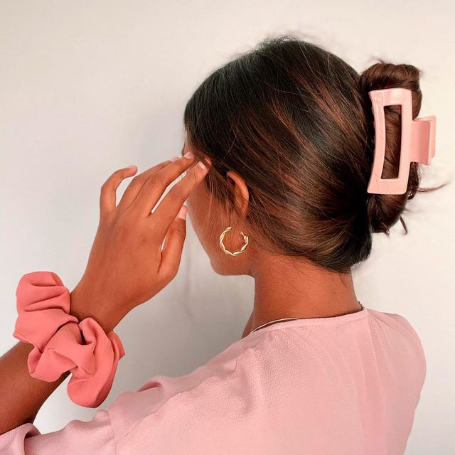 Mid-Back Visual Idea — Claw Clip Bun 2027