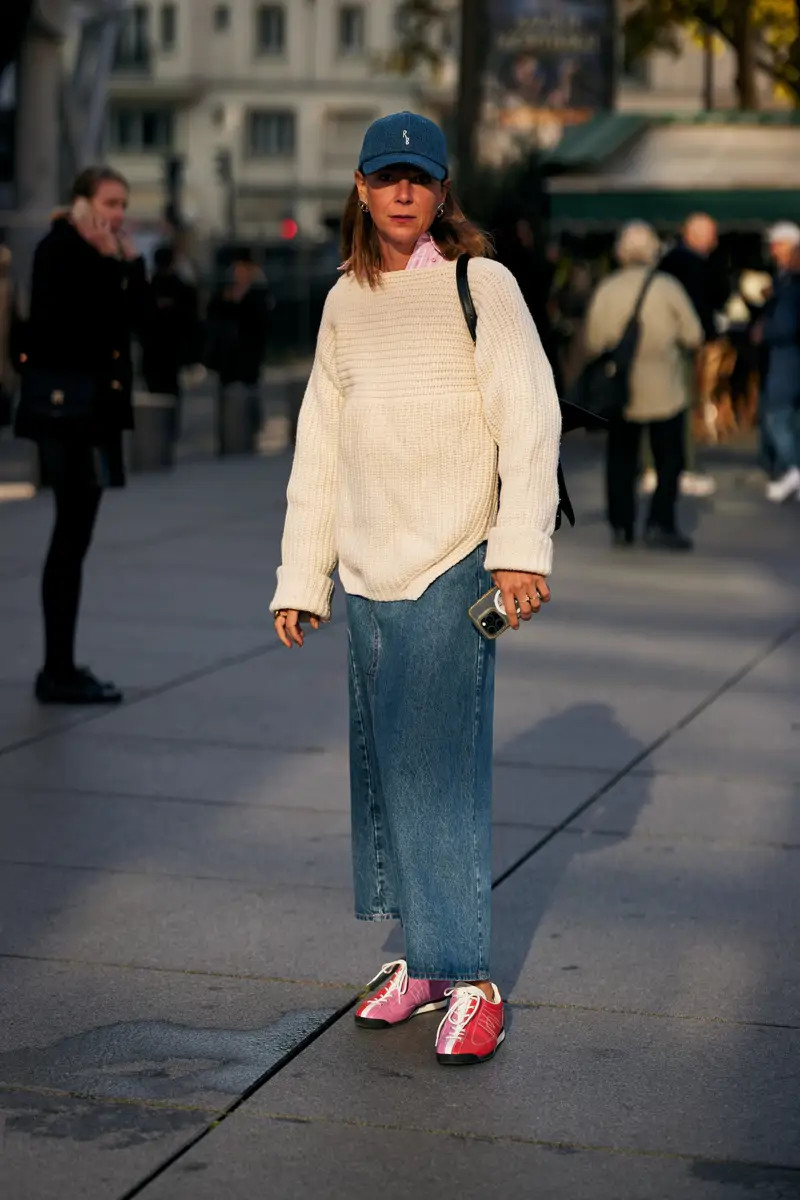 Cream Crew-Neck Sweater with Wide Leg Jeans and Colorful Sneakers Cream Crew-Neck Sweater with Wide Leg Jeans and Colorful Sneakers — Sweater and Jeans Outfits 2027