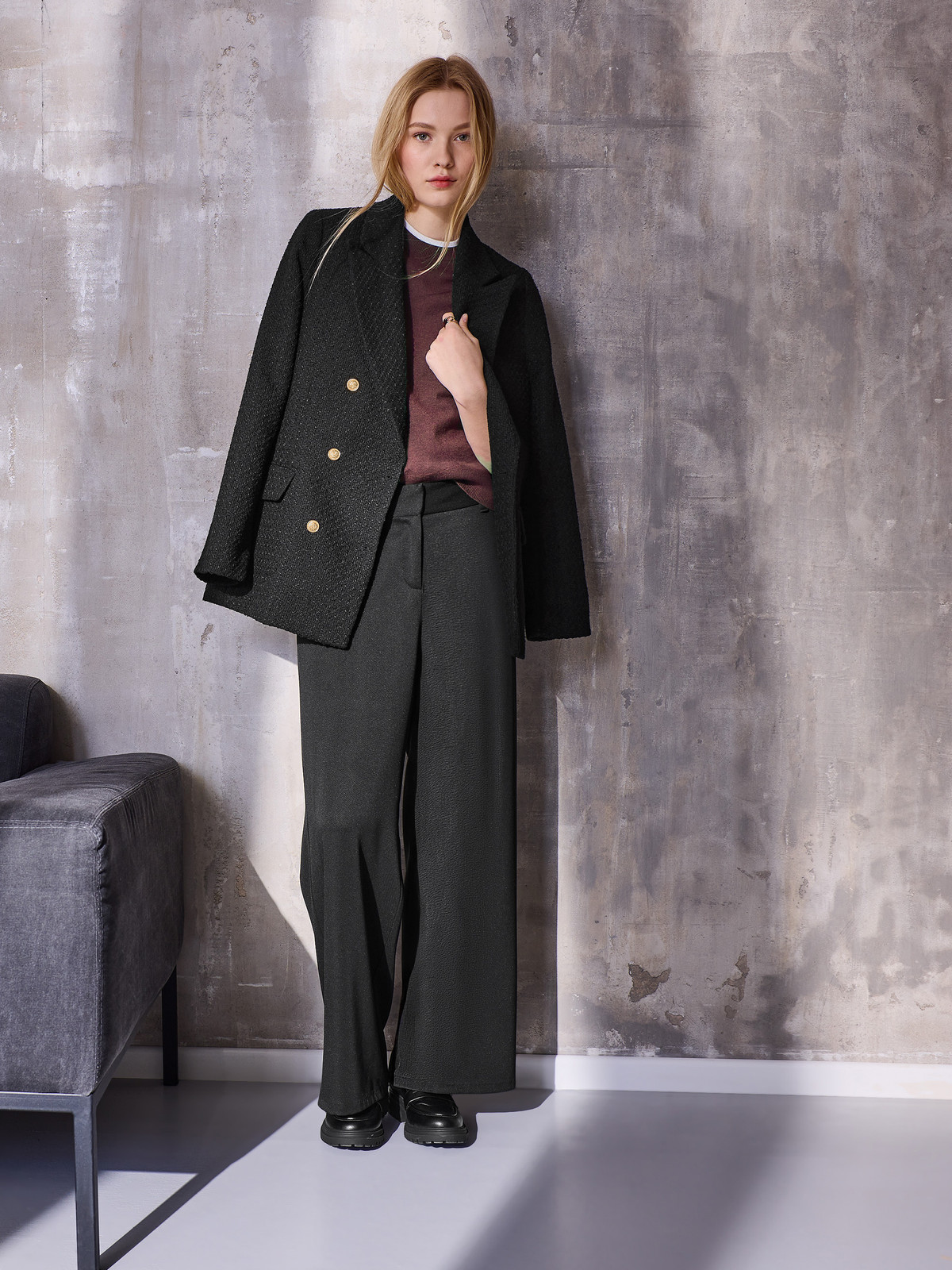 Modern Bid Day Style: Tweed Blazer, Crewneck, and Wide-Leg Trousers Modern Bid Day Style: Tweed Blazer, Crewneck, and Wide-Leg Trousers — Bid Day Outfits 2027