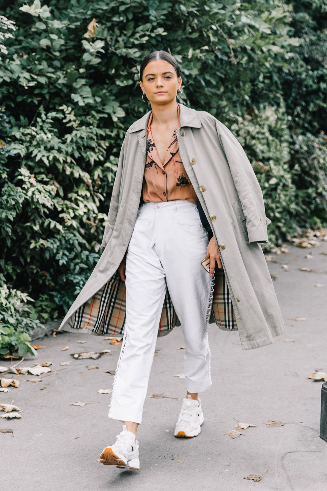 Beige Trench Coat with Plaid Lining and Cropped Trousers Beige Trench Coat with Plaid Lining and Cropped Trousers — Spring Outfits 2027 with Sneakers