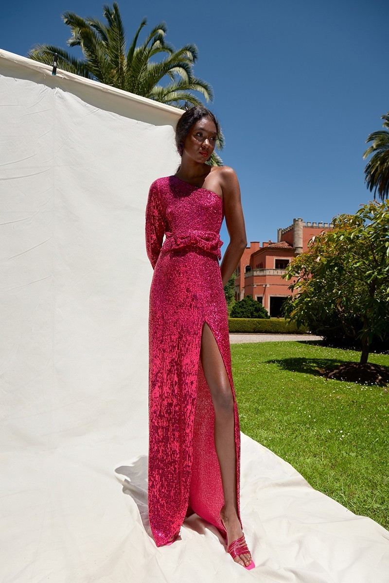 Shimmering Pink Sequined One-Shoulder Dress with Bow Detail Shimmering Pink Sequined One-Shoulder Dress with Bow Detail — Pink and Red Outfits 2027
