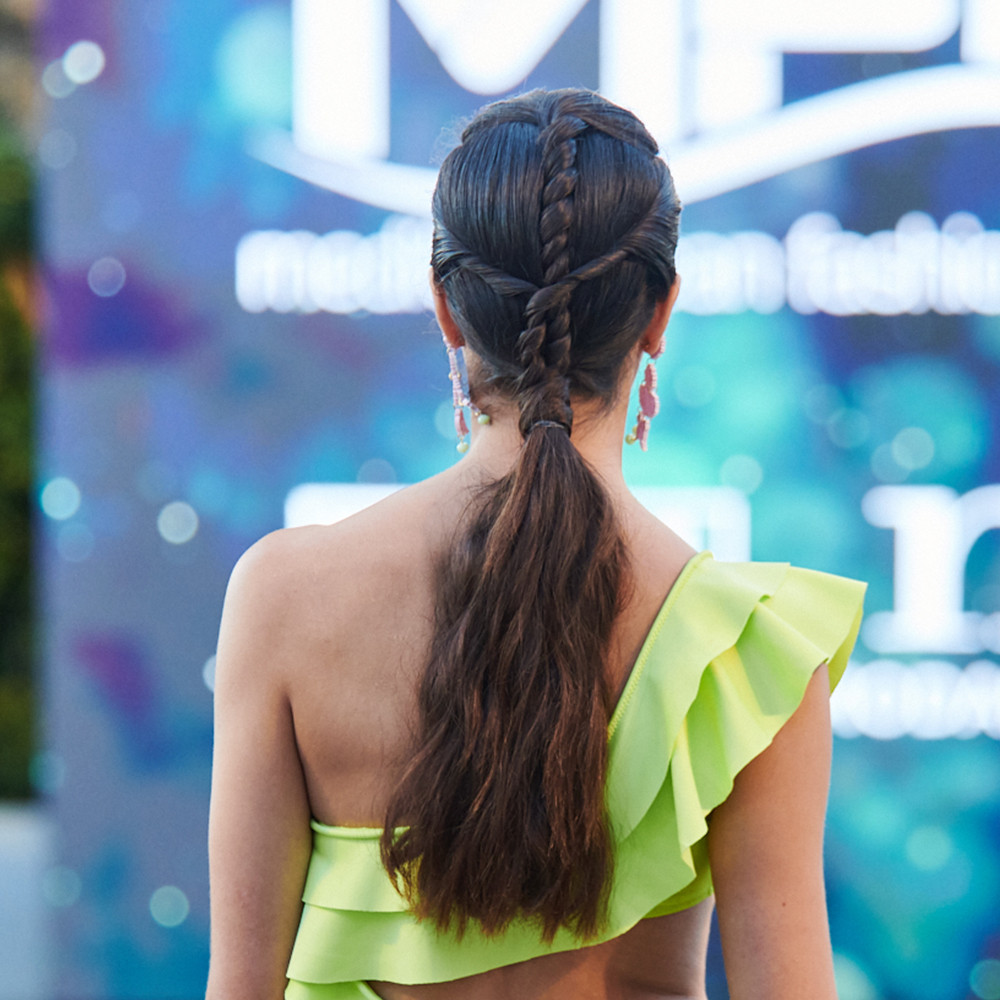 Mid-Back Visual Idea — Summer Ponytails 2027