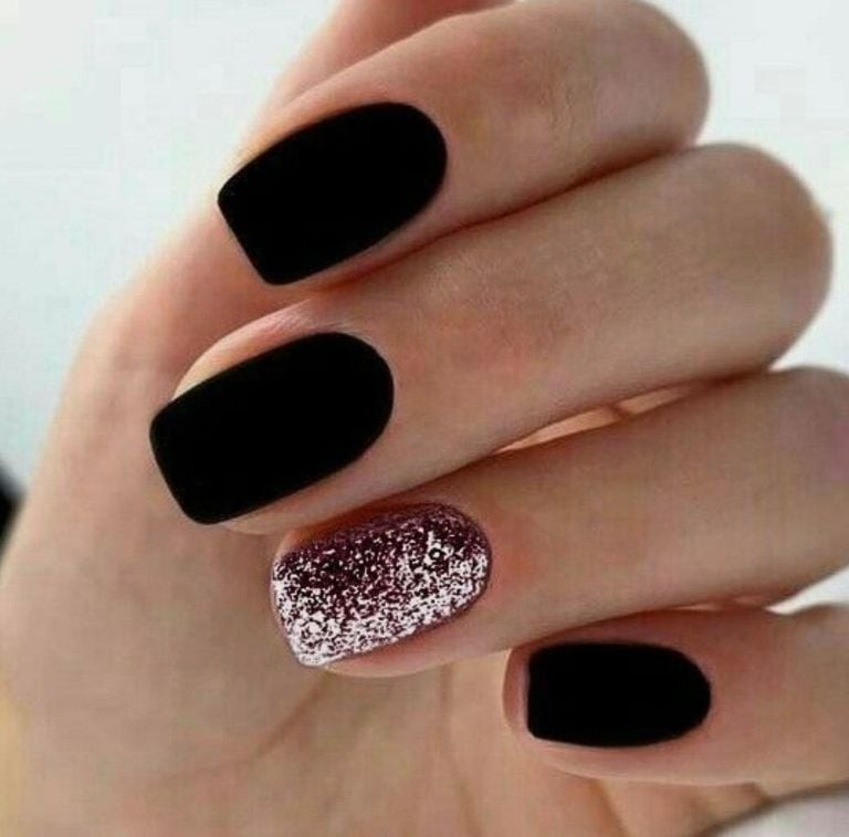 Glitter Accent On Ring Finger Visual Idea Glitter Accent On Ring Finger Visual Idea — Black Nails 2027