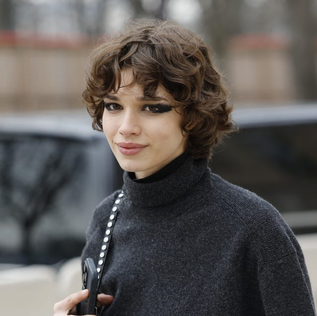 Ear Visual Idea Ear Visual Idea — Curly Bob 2027
