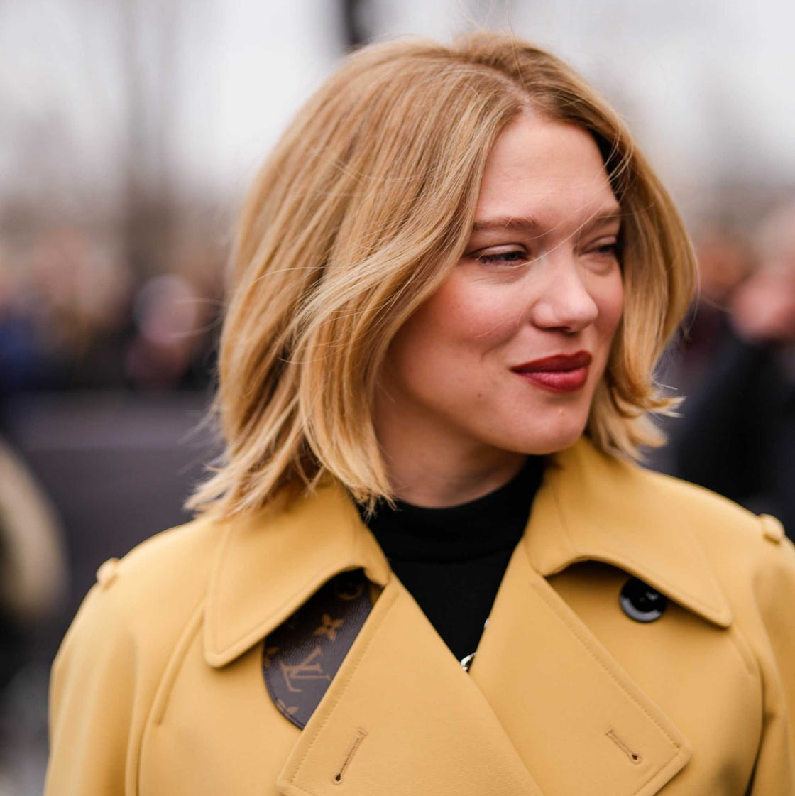 Chin Layered Bob Ash Blonde Chin Layered Bob Ash Blonde — Medium Haircuts 2027