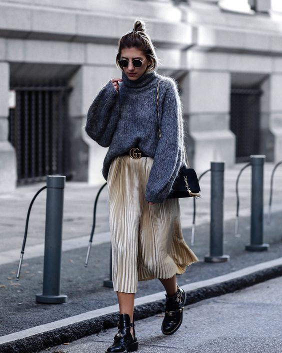 Casual Festive: Metallic Pleated Skirt with Sweater Casual Festive: Metallic Pleated Skirt with Sweater — Gold Outfits 2027