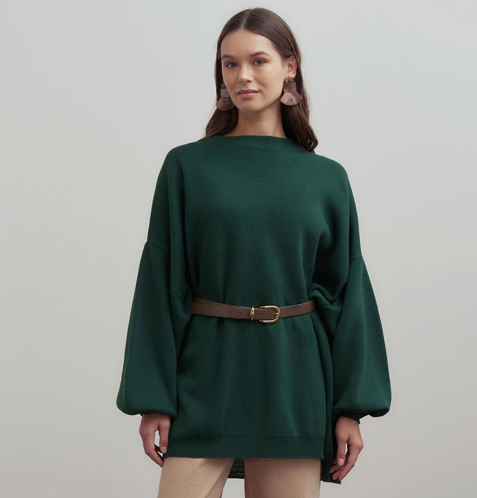 Green Oversized Sweater Cinched with a Belt Green Oversized Sweater Cinched with a Belt — Oversized Sweater Outfits 2027