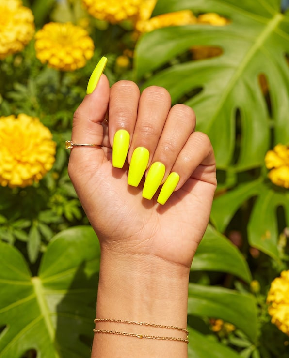 Summer Visual Idea Summer Visual Idea — Yellow Summer Nails 2027