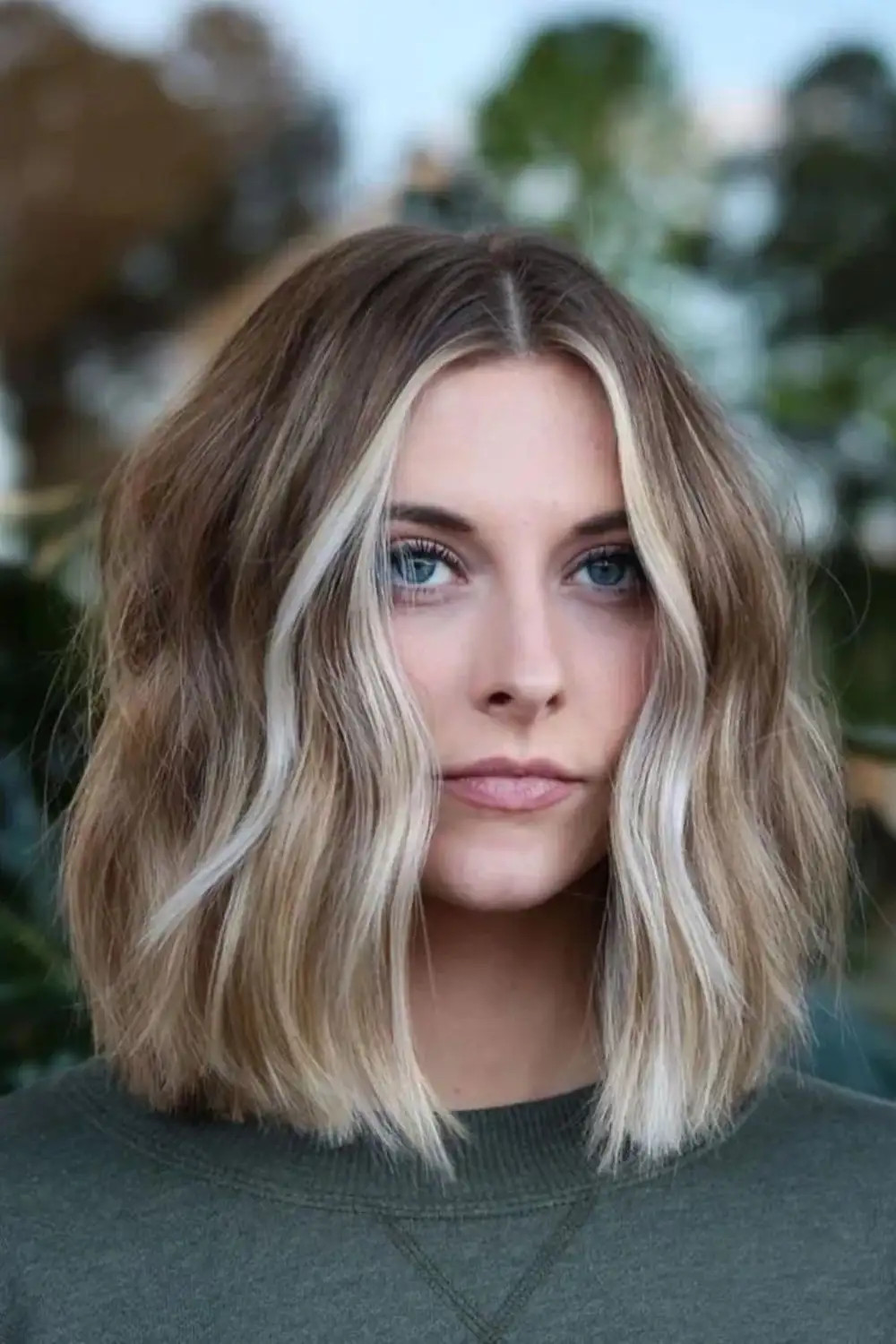 Ash Blonde With Face-Framing Highlights Ash Blonde With Face-Framing Highlights — Blonde Lob 2027