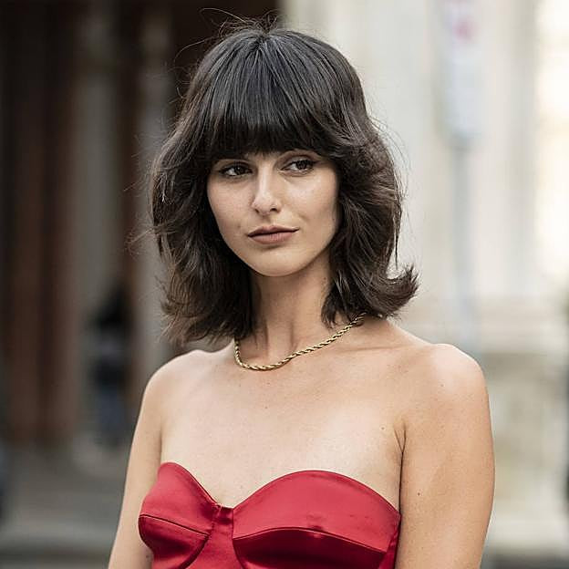 Collarbone Shag With Blunt Bangs Collarbone Shag With Blunt Bangs — Bangs 2027 for Square Face
