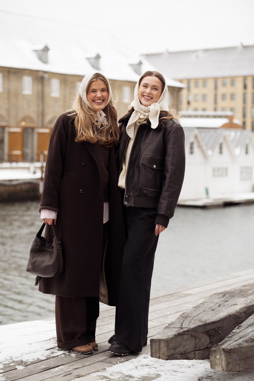 Oversized Dark Brown Coat and Wide-Leg Trousers for Cozy Sophistication Oversized Dark Brown Coat and Wide-Leg Trousers for Cozy Sophistication — Scandi Outfits 2027