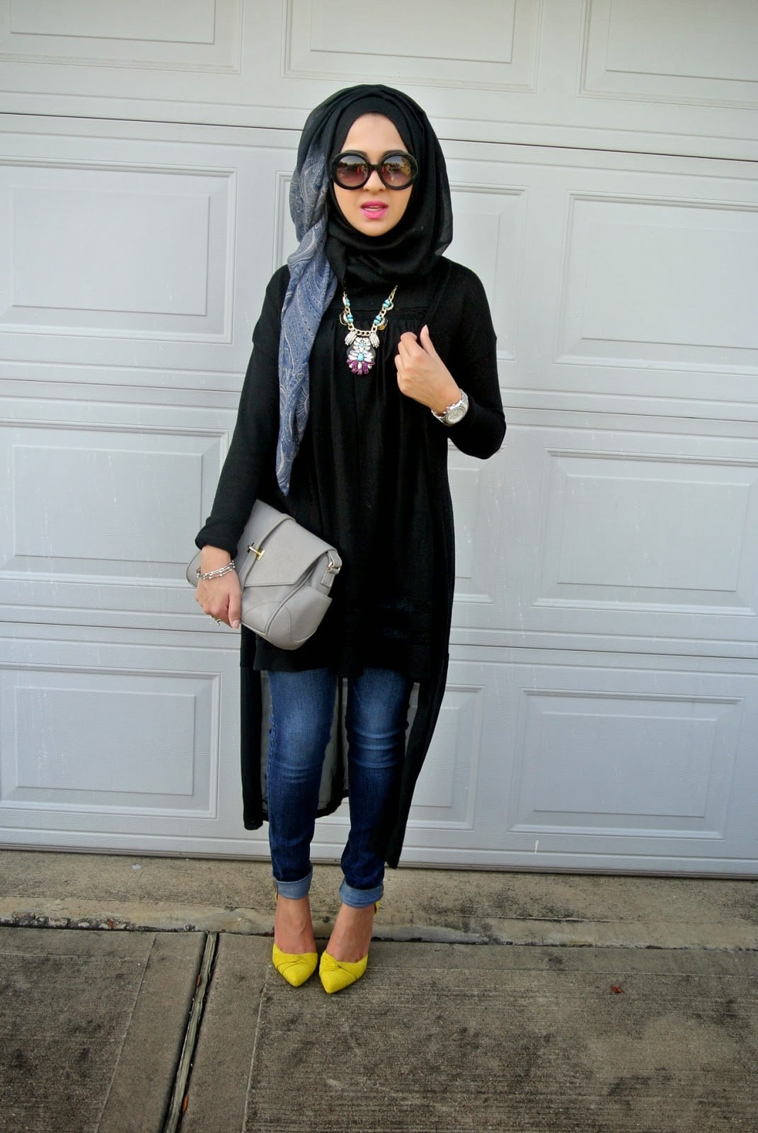 Black High-Low Tunic with Yellow Heels Black High-Low Tunic with Yellow Heels — Hijab Outfits 2027