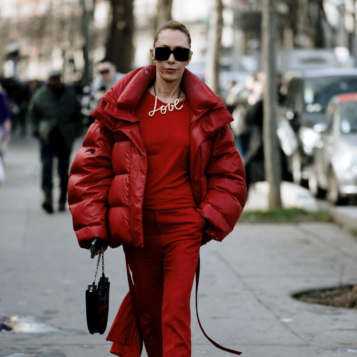 Red T-Shirt Red Puffer Jacket Outfit Idea Red T-Shirt Red Puffer Jacket Outfit Idea — London Outfits 2027