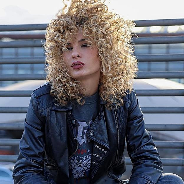 Bright Blonde Layered Curly Hair Bright Blonde Layered Curly Hair — 3C Hairstyles 2027