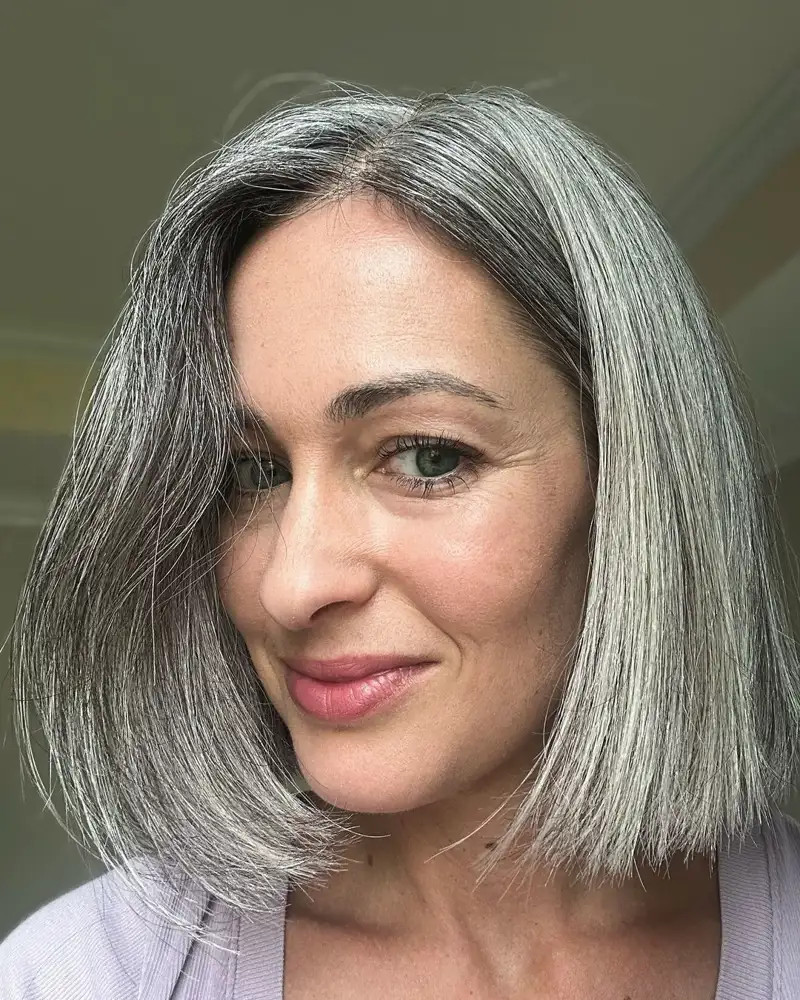 Sleek Chin Bob With Side Part Sleek Chin Bob With Side Part — Bob 2027 for Gray Hair