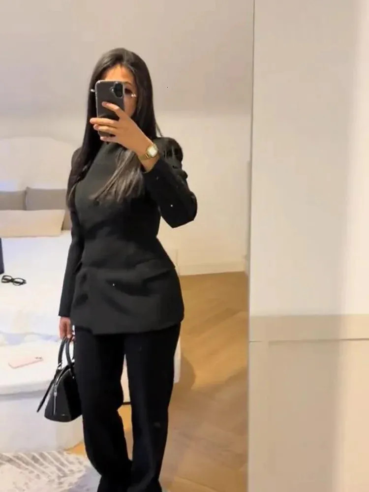 Sharp Black Blazer and Trousers for a Sleek Networking Look Sharp Black Blazer and Trousers for a Sleek Networking Look — Networking Outfits 2027