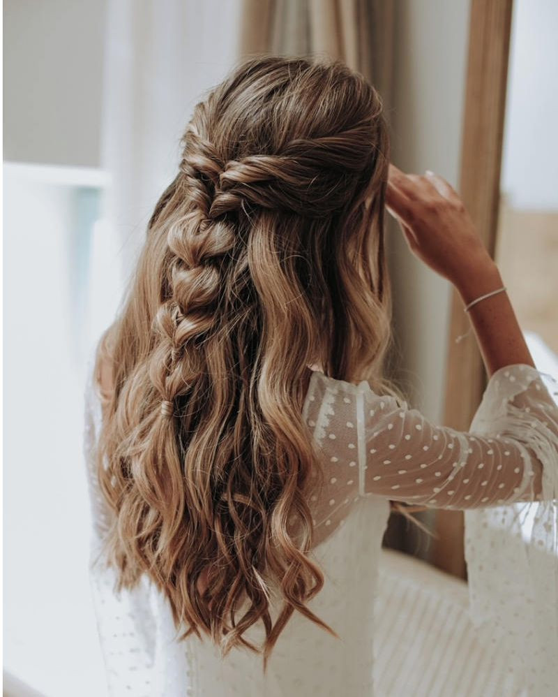 8 peinados con trenza para invitadas de boda: elegantes, fáciles y perfectos para cualquier look