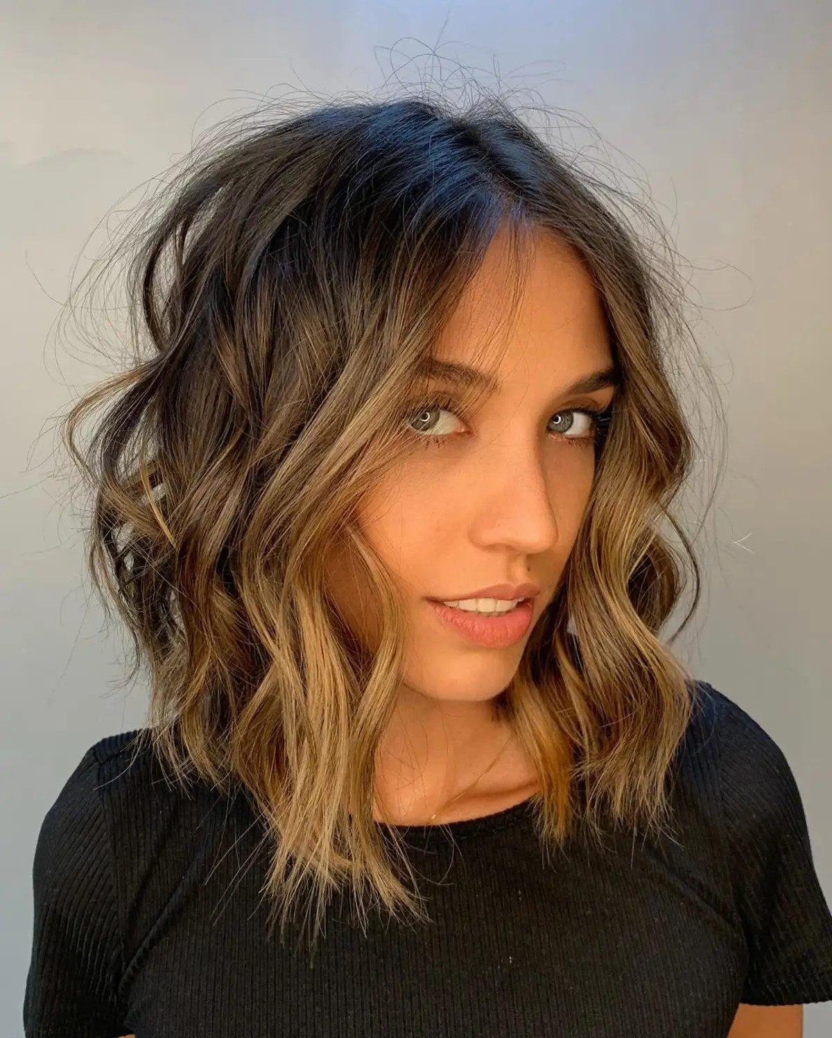 Collarbone Bob With Loose Waves Collarbone Bob With Loose Waves — Layered Bob 2027