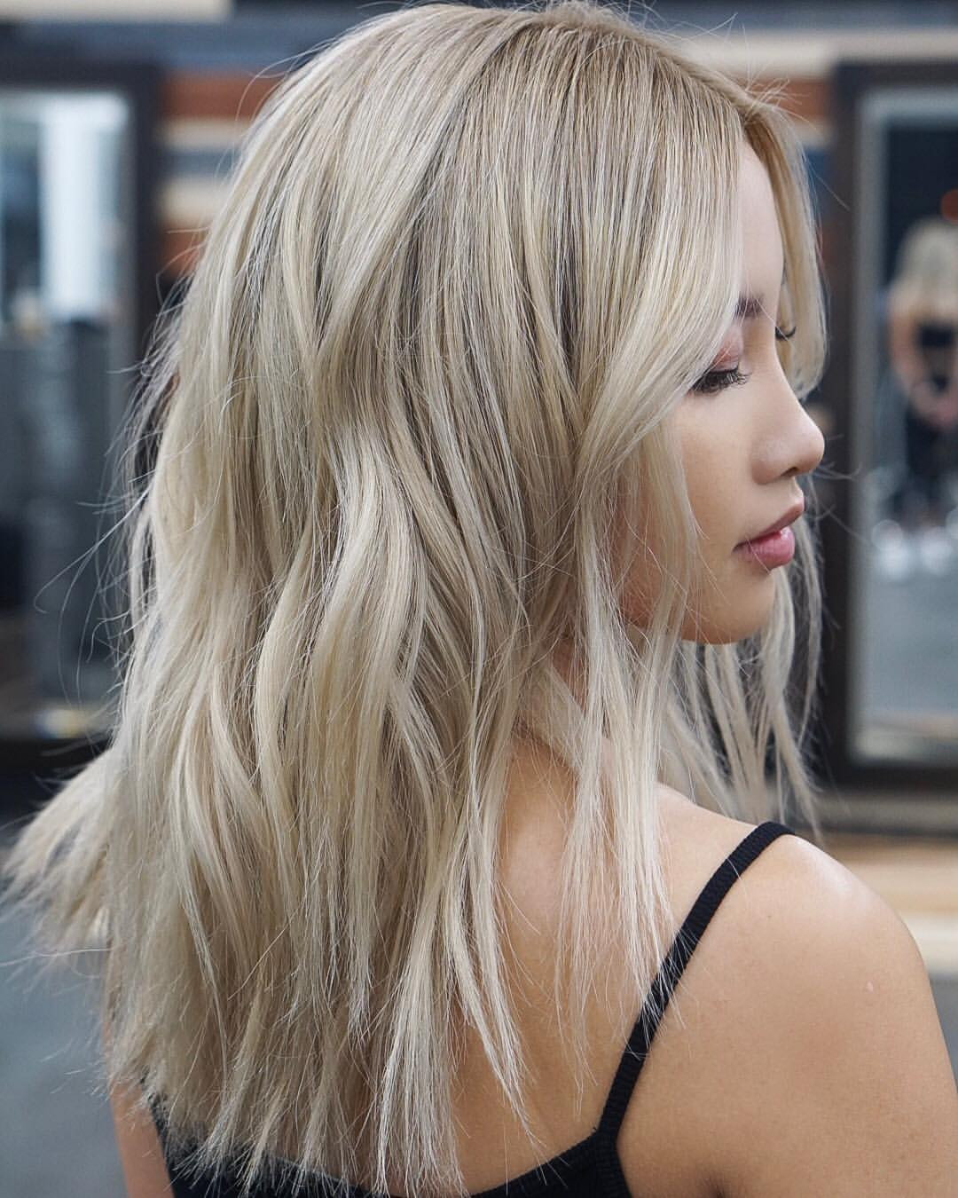 Beige Blonde Shoulder Waves Beige Blonde Shoulder Waves — Spring Blonde 2027