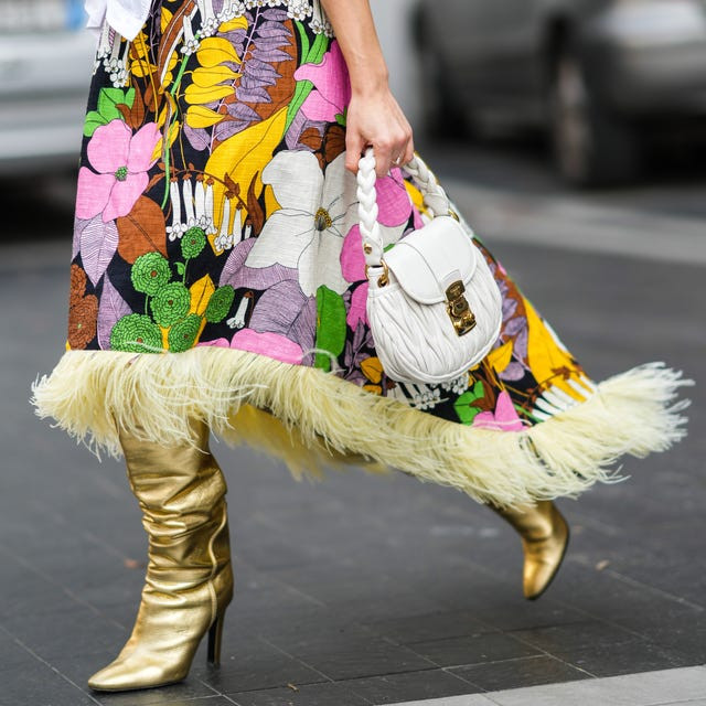 Floral Print Midi Skirt with Fringed Hem and Gold Knee-High Boots Floral Print Midi Skirt with Fringed Hem and Gold Knee-High Boots — Tiered Dresses 2027