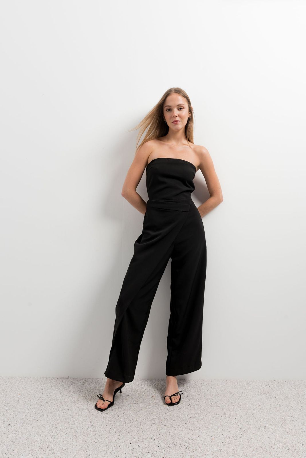 Black Strapless Jumpsuit with Tailored Silhouette for Evening Black Strapless Jumpsuit with Tailored Silhouette for Evening — Jumpsuit Outfits 2027