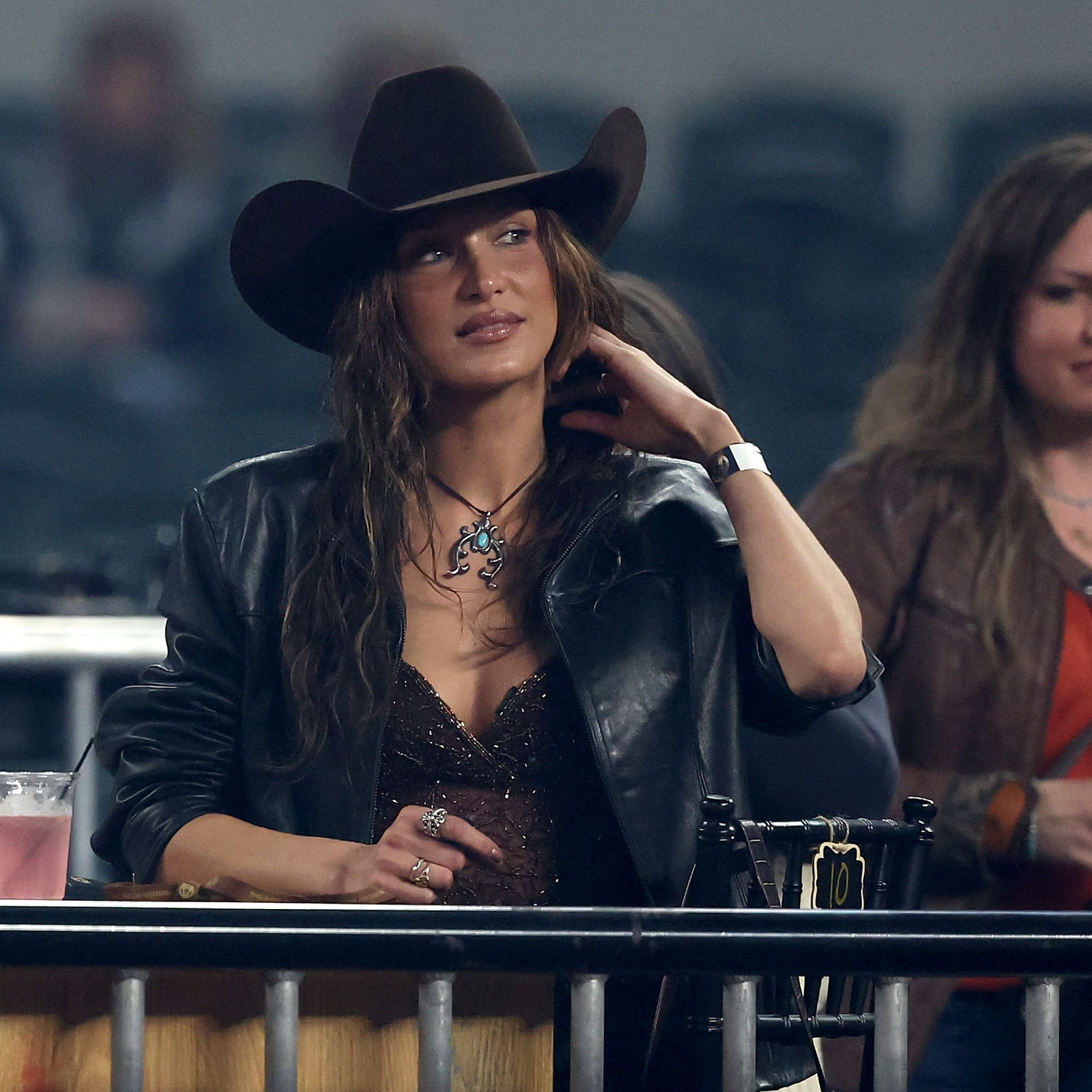 Mid-Back Visual Idea Mid-Back Visual Idea — Cowboy Hat Hairstyles 2027