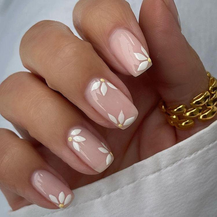One Hand Visual Idea One Hand Visual Idea — Spring Nail Colors 2027